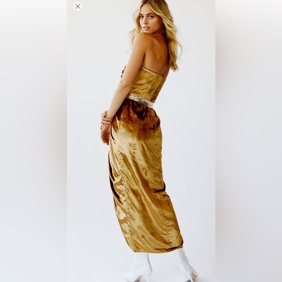 Velvet gold dress, words once, excellent condition. Bought it from free people. - Picture 3 of 8